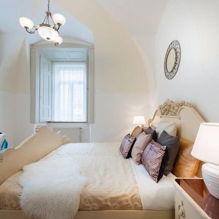 Rose Apartments / Romantic & Cozy / City Center Prag Eksteriør billede