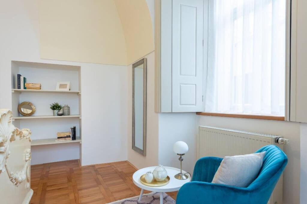 Rose Apartments / Romantic & Cozy / City Center Prag Eksteriør billede