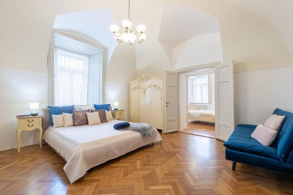 Rose Apartments / Romantic & Cozy / City Center Prag Eksteriør billede